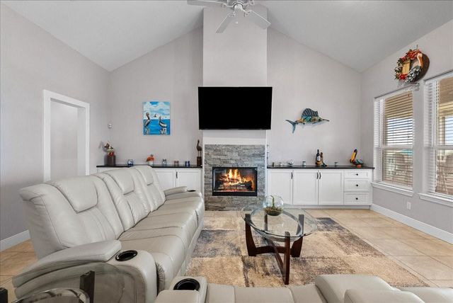 7014 Terrasso Drive, Hitchcock, TX 77563