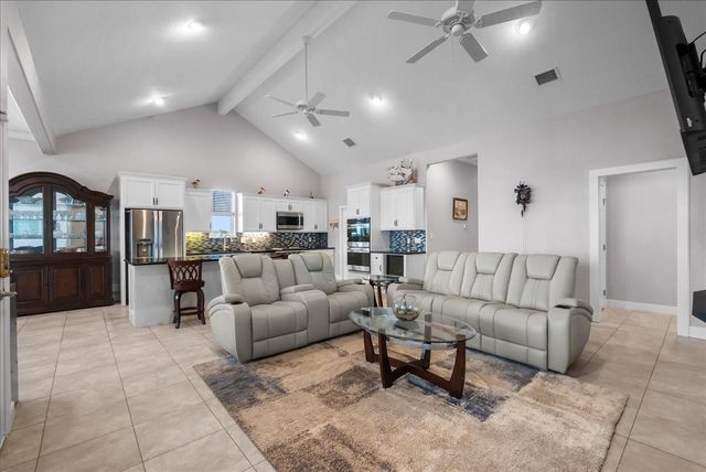 7014 Terrasso Drive, Hitchcock, TX 77563