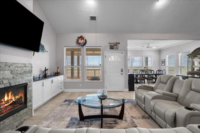 7014 Terrasso Drive, Hitchcock, TX 77563