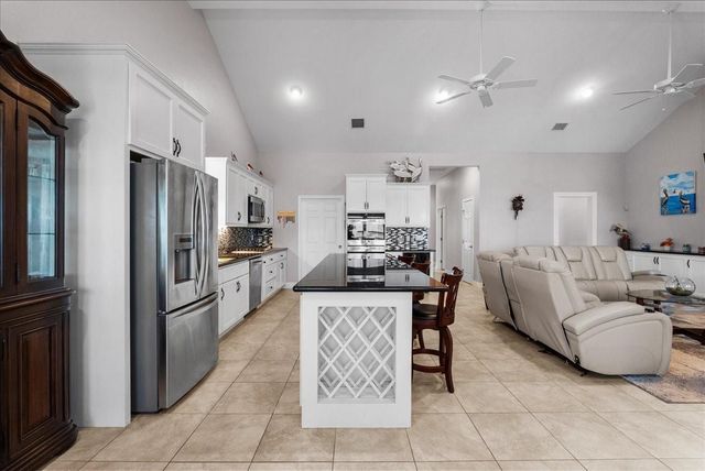 7014 Terrasso Drive, Hitchcock, TX 77563