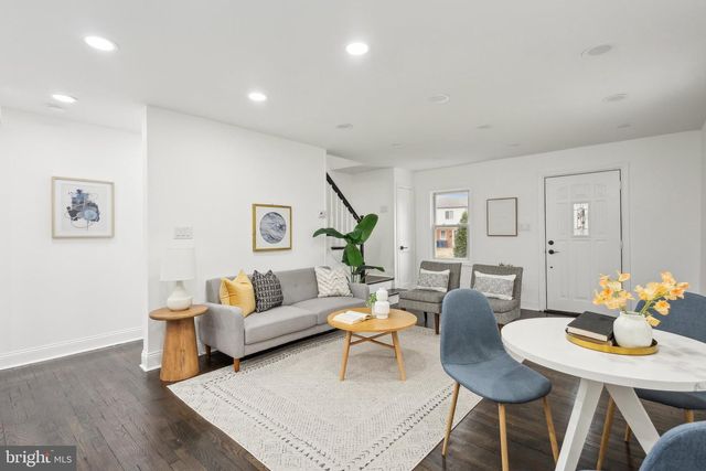 2215 FARRINGTON AVE, Alexandria, VA 22303