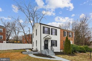 2215 FARRINGTON AVE, Alexandria, VA 22303