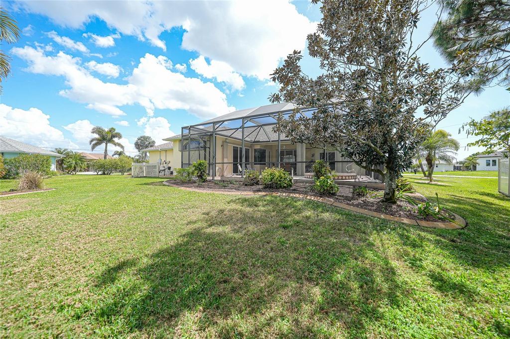 Image 27 of property listing at 176 MEDALIST ROAD, Rotonda West, FL 33947