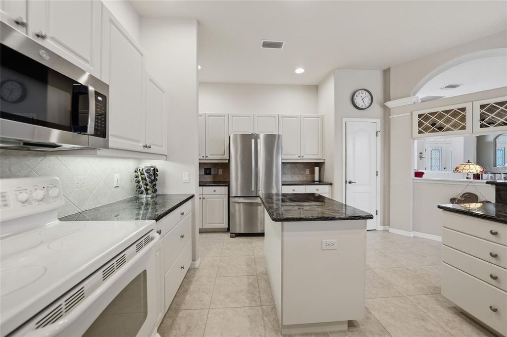 Image 9 of property listing at 176 MEDALIST ROAD, Rotonda West, FL 33947