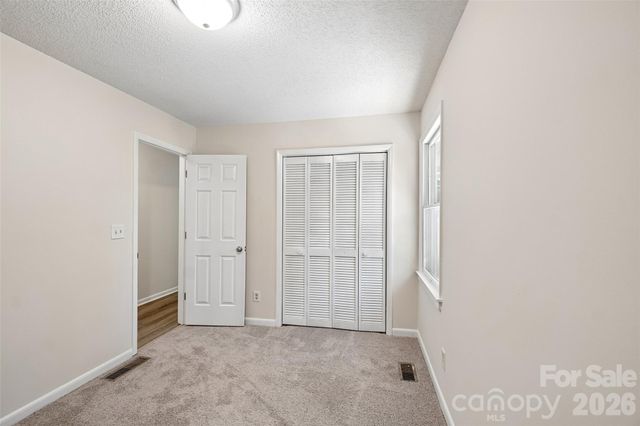 51 Wake Robin Way, Asheville, NC 28805