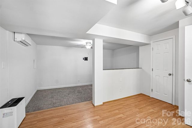 51 Wake Robin Way, Asheville, NC 28805