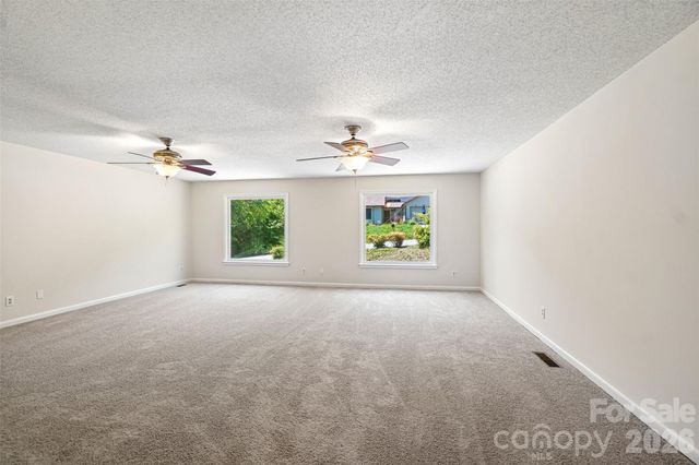 51 Wake Robin Way, Asheville, NC 28805