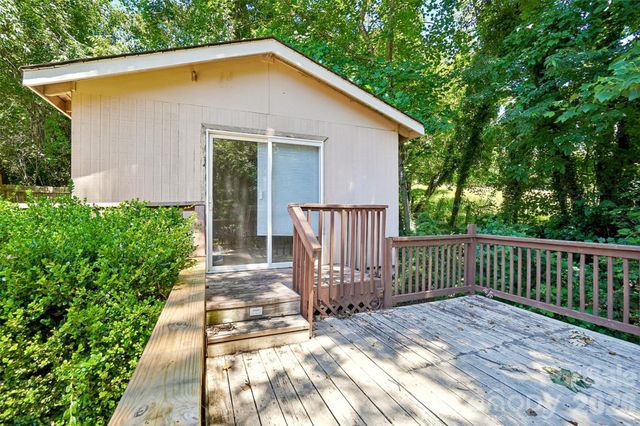 51 Wake Robin Way, Asheville, NC 28805