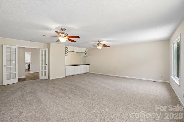51 Wake Robin Way, Asheville, NC 28805