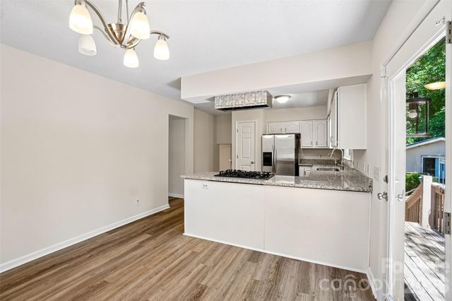 51 Wake Robin Way, Asheville, NC 28805