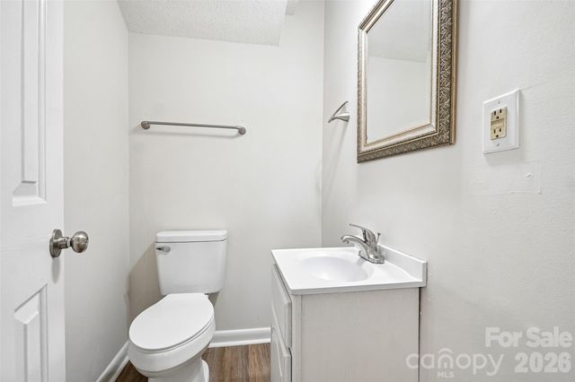 51 Wake Robin Way, Asheville, NC 28805