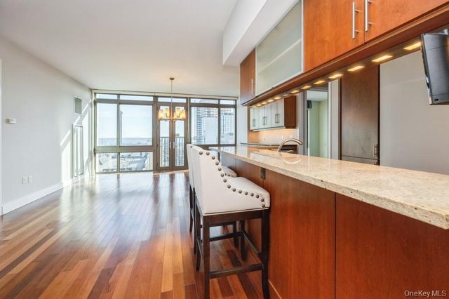 175 Huguenot Street 1604, New Rochelle, NY 10801