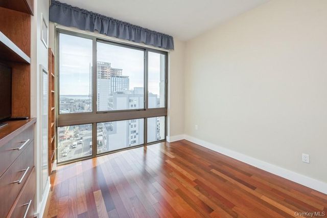 175 Huguenot Street 1604, New Rochelle, NY 10801