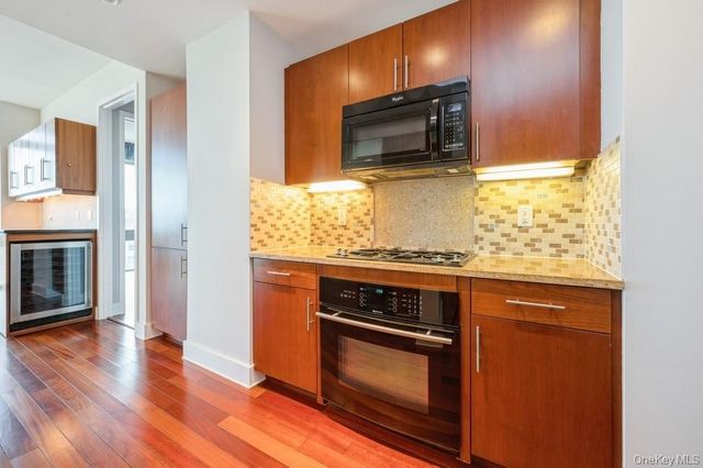 175 Huguenot Street 1604, New Rochelle, NY 10801