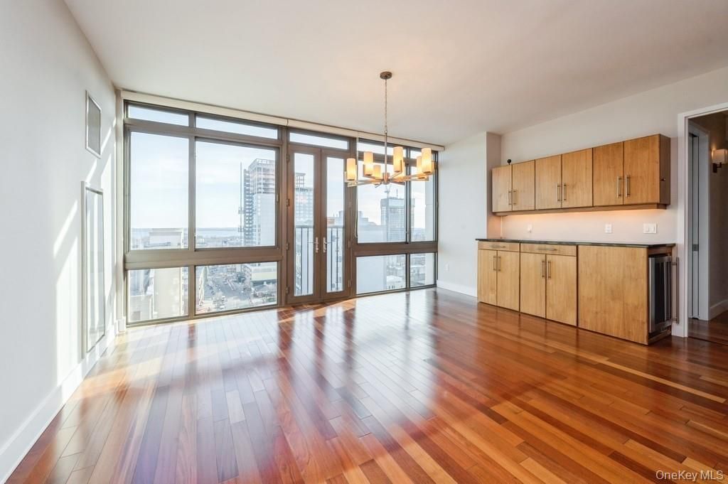 175 Huguenot Street 1604, New Rochelle, NY 10801