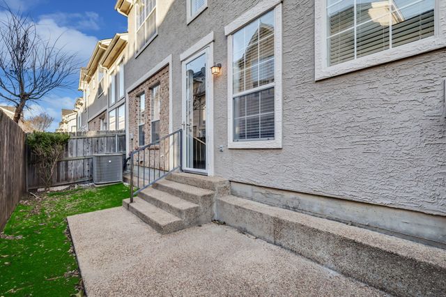 2540 Corbeau Drive, Irving, TX 75038