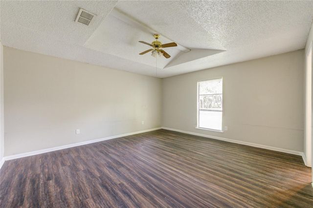 212 Quaker Drive B3, Friendswood, TX 77546