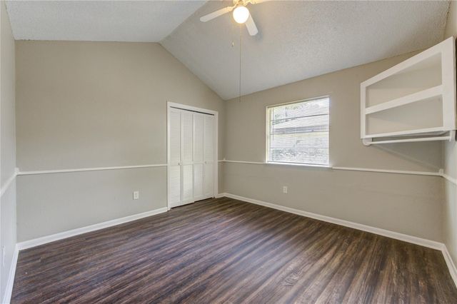 212 Quaker Drive B3, Friendswood, TX 77546