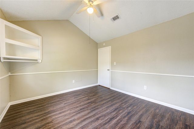 212 Quaker Drive B3, Friendswood, TX 77546