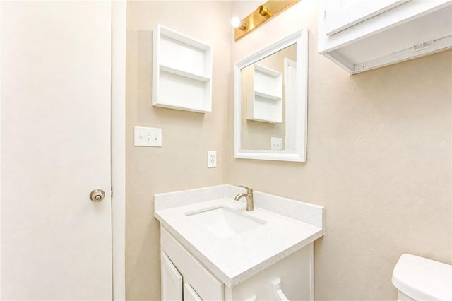 212 Quaker Drive B3, Friendswood, TX 77546