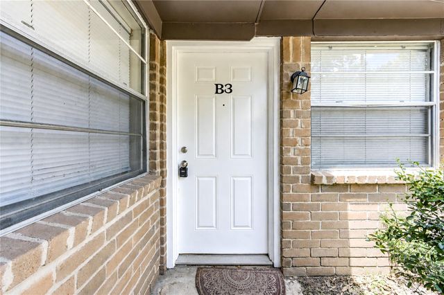 212 Quaker Drive B3, Friendswood, TX 77546