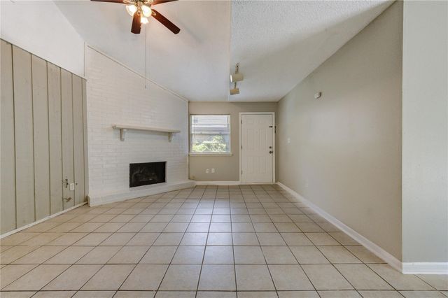 212 Quaker Drive B3, Friendswood, TX 77546