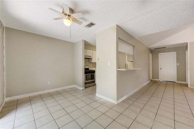 212 Quaker Drive B3, Friendswood, TX 77546