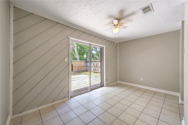 212 Quaker Drive B3, Friendswood, TX 77546