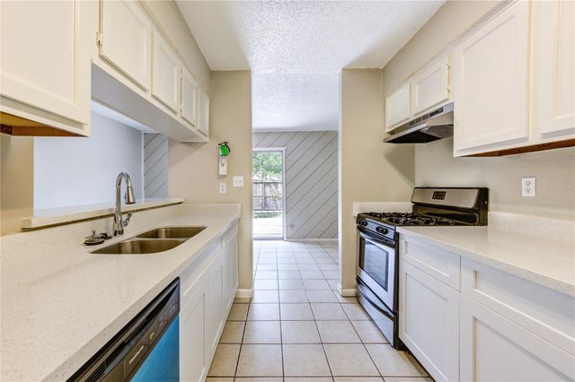 212 Quaker Drive B3, Friendswood, TX 77546