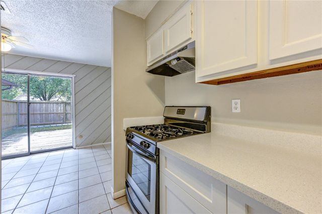 212 Quaker Drive B3, Friendswood, TX 77546