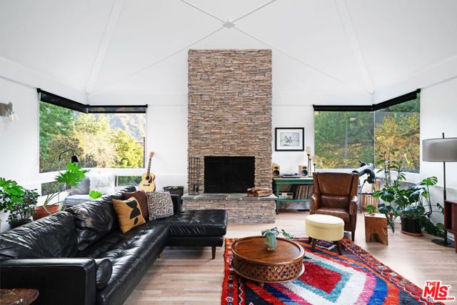 25761 Vista Verde Drive, Calabasas, CA 91302