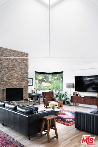 25761 Vista Verde Drive, Calabasas, CA 91302