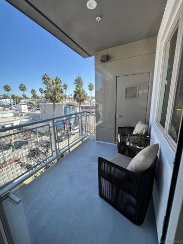 355 N Cleveland Street, Oceanside, CA 92054