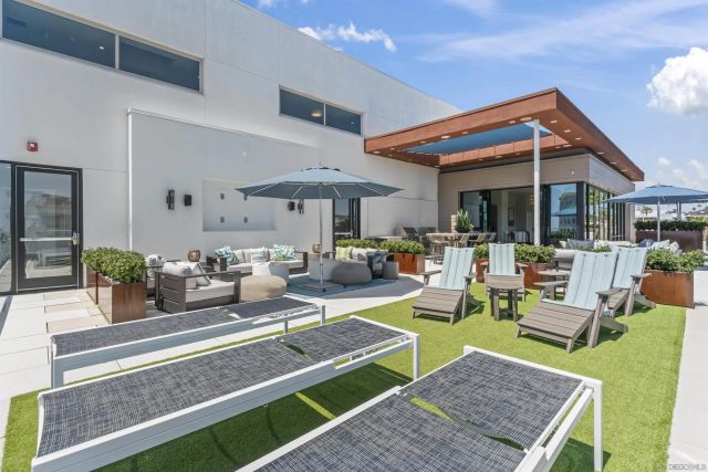 355 N Cleveland Street, Oceanside, CA 92054