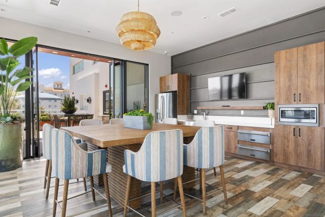 355 N Cleveland Street, Oceanside, CA 92054