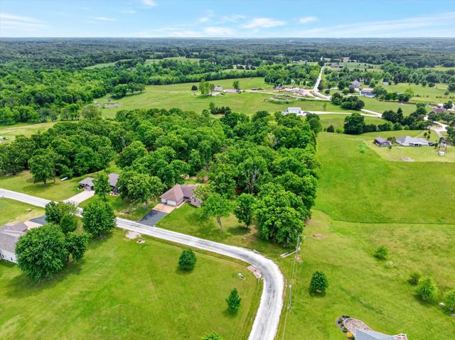 300 Alice Place, Ozark, MO 65721