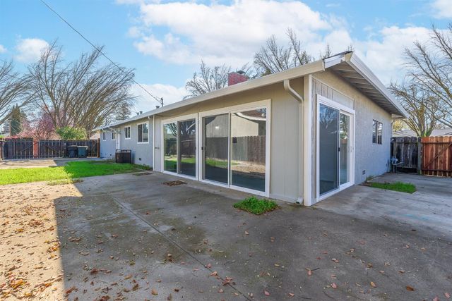 1713 Wolverine Way, Modesto, CA 95355