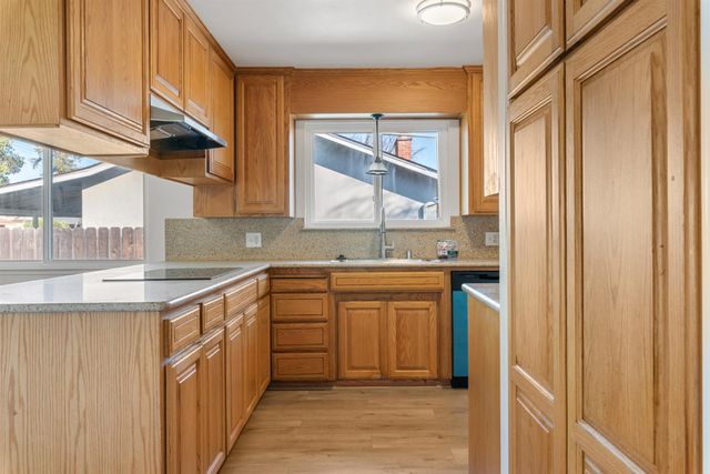 1713 Wolverine Way, Modesto, CA 95355