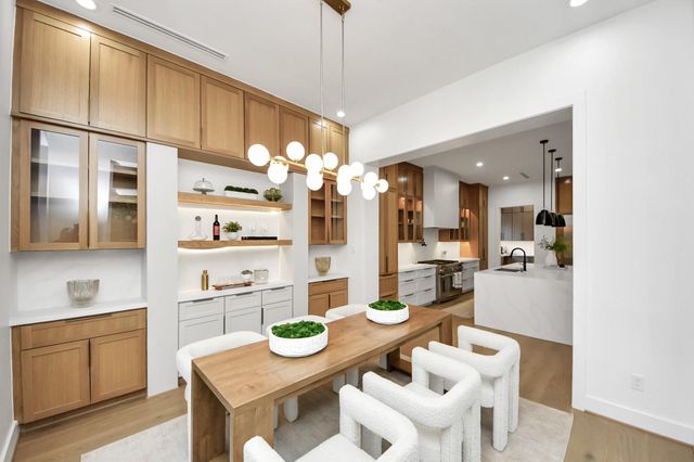 605 W Clay Street, Houston, TX 77019