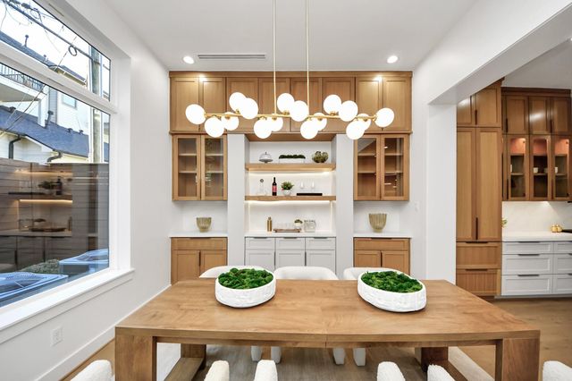 605 W Clay Street, Houston, TX 77019