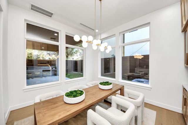 605 W Clay Street, Houston, TX 77019