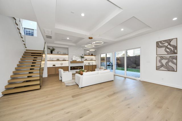 605 W Clay Street, Houston, TX 77019