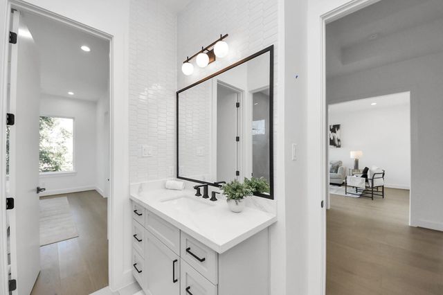 605 W Clay Street, Houston, TX 77019