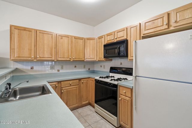 44 Summerhill Drive, Manahawkin, NJ 08050