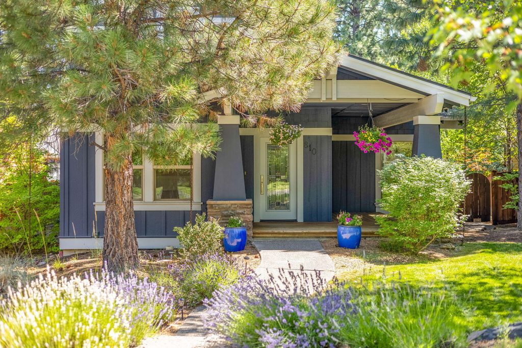 810 NW Fort Clatsop Street, Bend, OR 97703