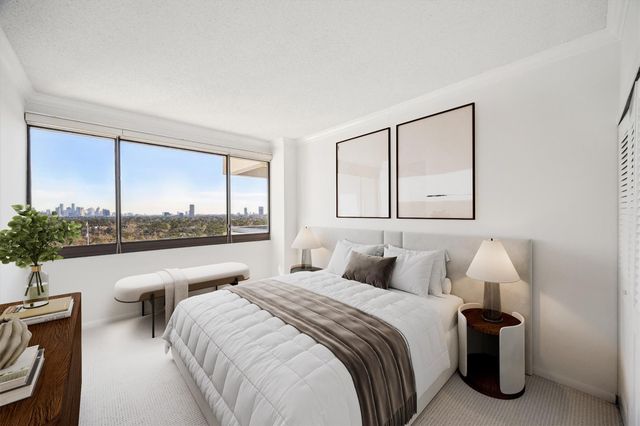 49 Briar Hollow Lane 1704, Houston, TX 77027