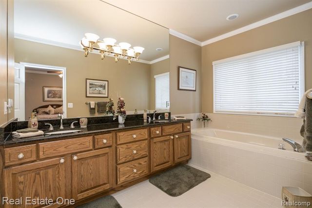 54035 Scarboro Way, Shelby Twp, MI 48316