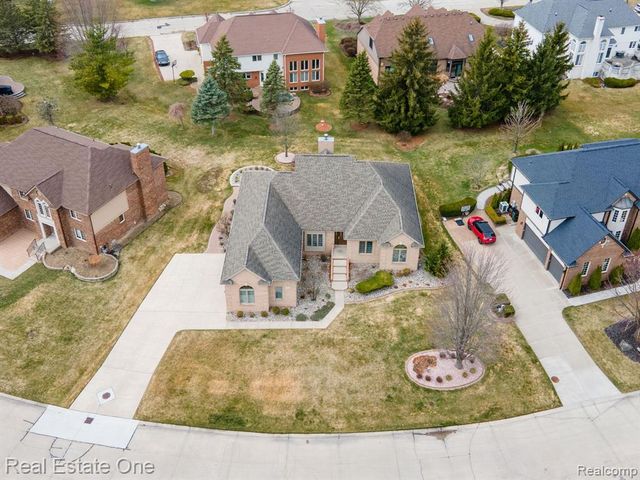 54035 Scarboro Way, Shelby Twp, MI 48316