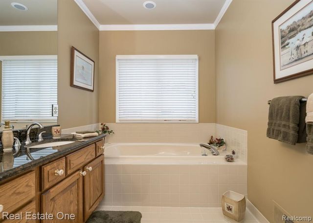 54035 Scarboro Way, Shelby Twp, MI 48316