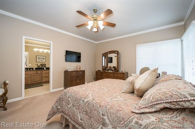 54035 Scarboro Way, Shelby Twp, MI 48316